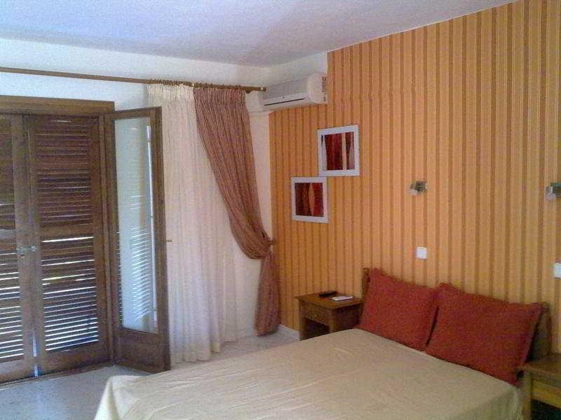 Zephyros Aparthotel Polychrono Exterior photo